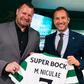 Niculae esteve recentemente em Alvalade e foi presenteado pelo presidente Frederico Varandas - Foto: Sporting CP