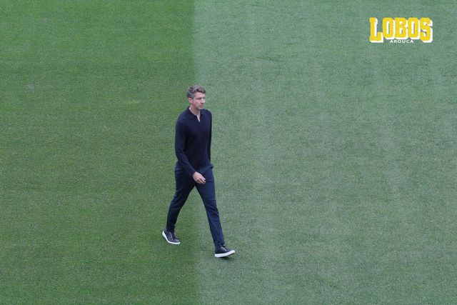 Vasco Seabra renova com o Arouca