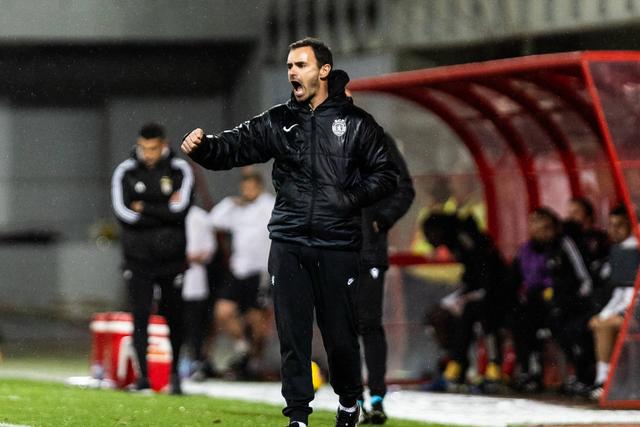 Treinador do Sporting B admite 'especialidade' do dérbi
