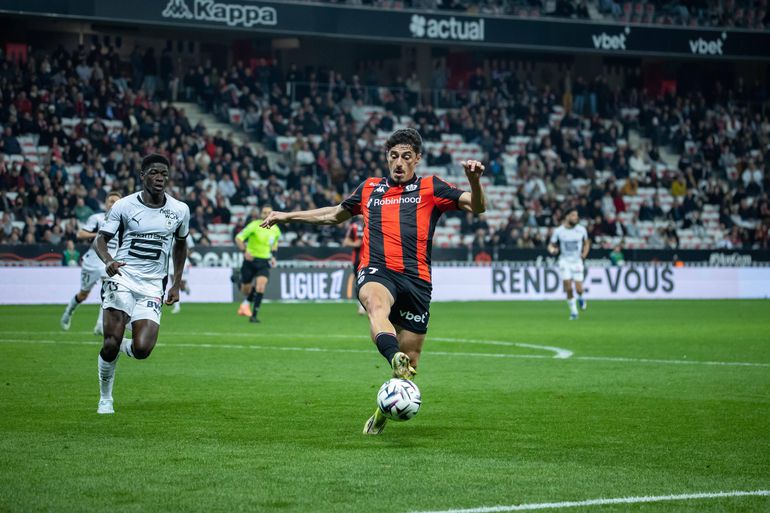Tiago Gouveia (Nice): dois golos em 24 jogos. Entre revolta dos adeptos e trocas de treinador, o extremo luso foi titular em dez ocasiões. Empréstimo com opção de compra de €8M, que não será acionada. Regresso à Luz... para nova saída