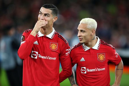 Antony com Cristiano Ronaldo no Manchester United