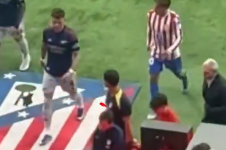 Simeone confrontou Ben White no túnel de acesso aos balneários