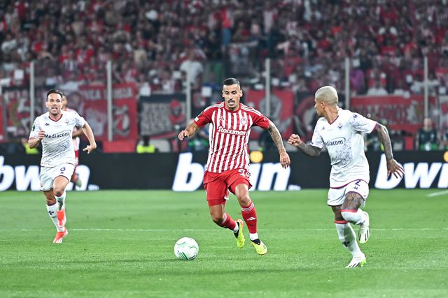Chiquinho felicitado por ex-colegas do Benfica após conquista da Liga Conferência