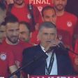 Vídeo: declaração de treinador do Olympiakos leva adeptos à loucura