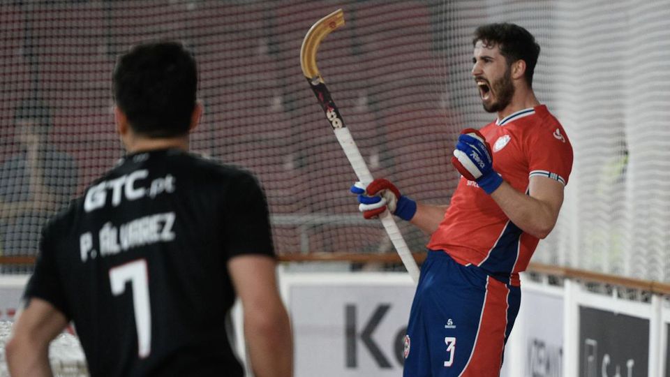 Oliveirense vence Benfica nos penáltis e 'rouba' fator casa na meia-final