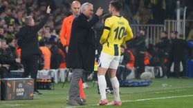 Mercado oficial: Mourinho perde duas peças importantes no Fenerbahçe