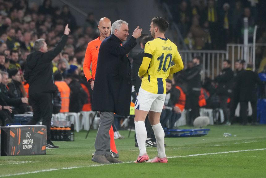 José Mourinho à conversa com Tadic