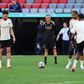Luis Enrique no treino de adaptação ao relvado, em Munique