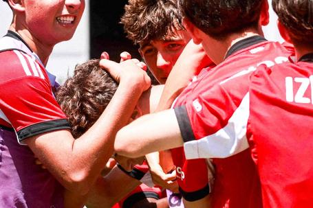 Benfica bateu Sporting no dérbi de Iniciados - foto: Instagram/BenficaCampus