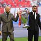 Thierry Henry e Presnel Kimpembe entraram com o troféu