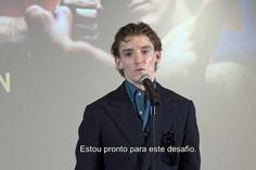 Barcelona: Anthony Gordon em espanhol na apresentação