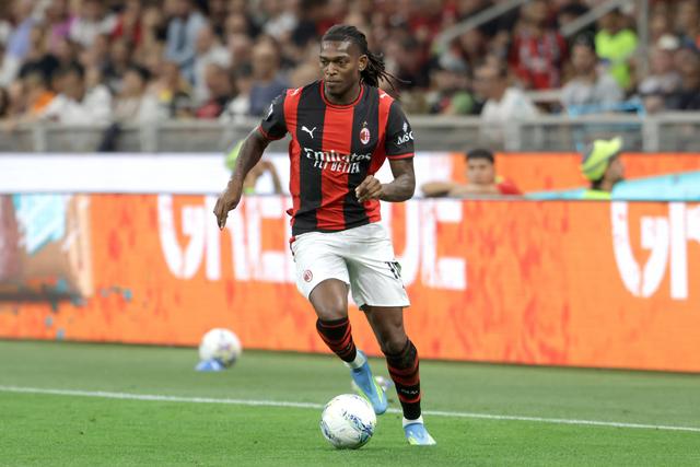 Mercado: Rafael Leão assume que quer deixar o Milan