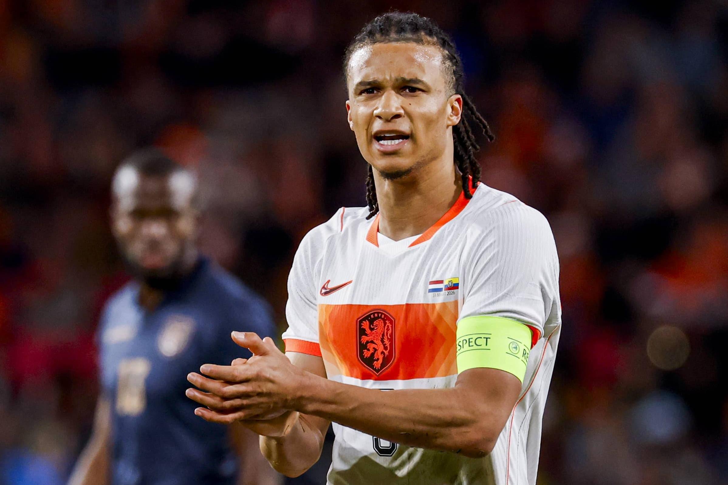 Nathan Aké ao serviço dos Países Baixos
