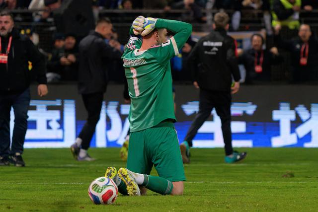 Donnarumma desolado após Itália falhar terceiro Mundial seguido