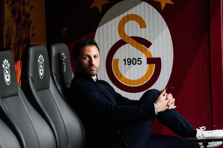 Bolonha troca Italiano, nascido na Alemanha, por Tedesco, nascido em Itália