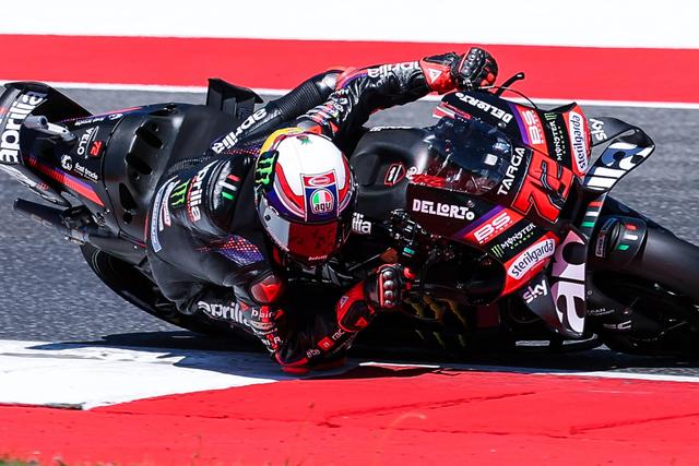 Bezzecchi usa capacete para homeagear Zanardi no GP de Itália de MotoGP. IMAGO
