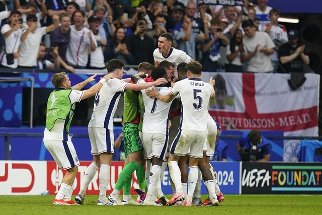 Bellingham e Kane a pregar no deserto até que acabou o fôlego aos eslovacos (destaques)