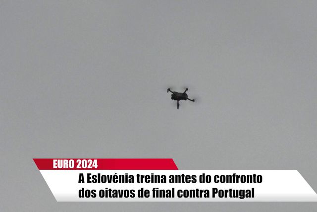 Eslovénia 'acena' aos oitavos de final contra Portugal