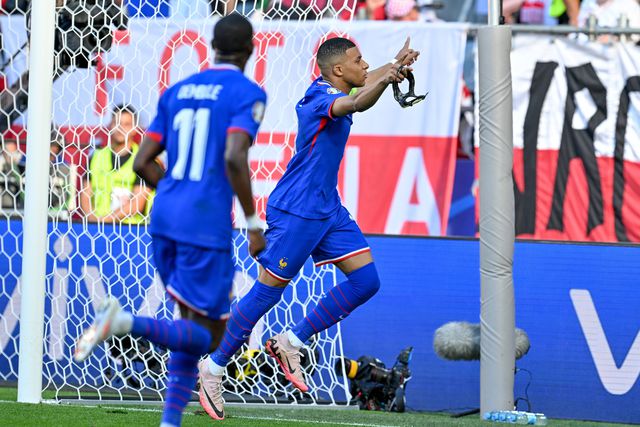 Mbappé fala sobre estado do... nariz: «Queria ir-me embora»