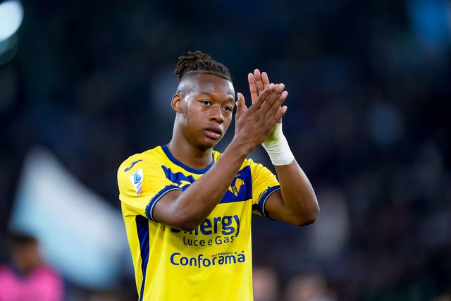 Mercado (oficial): Tijjani Noslin segue o treinador e reforça Lazio