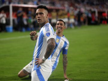 Assistência de Di María e bis de Lautaro no triunfo da Argentina diante do Peru
