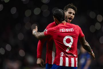 Atlético Madrid oficializa as saídas de três jogadores