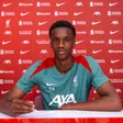 Mercado: Liverpool segura jóia da formação por muitos anos