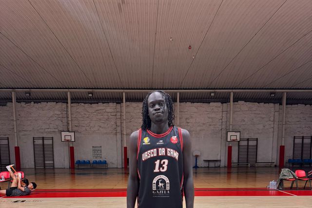 Akoi: o MVP que fugiu à guerra e escapou a um campo de refugiados