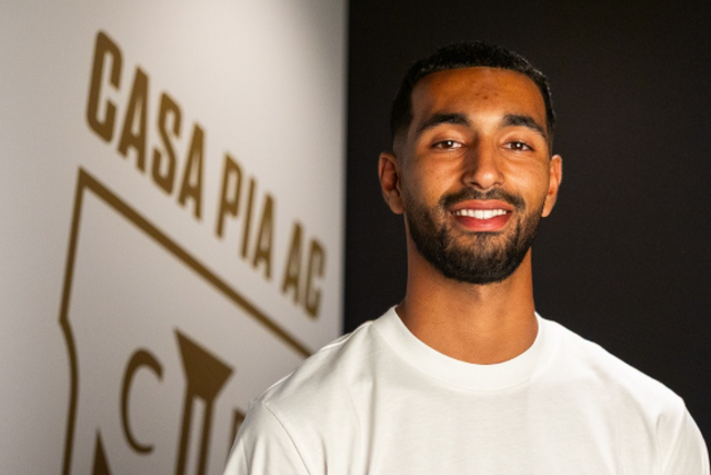 Yassin Oukili reforça os gansos. Foto Casa Pia