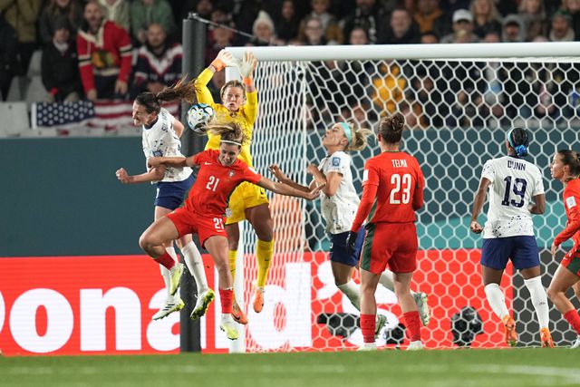 Ana Capeta esteve próxima de fazer história no Mundial, mas o remate da avançada foi devolvido pelo poste