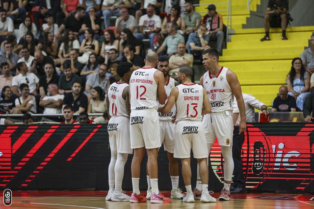 Equipa de basquetebol do Benfica 2024-25. Foto FPB