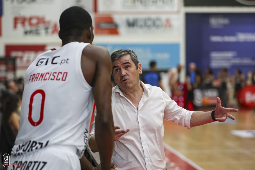 Norberto Alves, treinador da equipa de basquetebol do Benfica 2024-25. Foto FPB