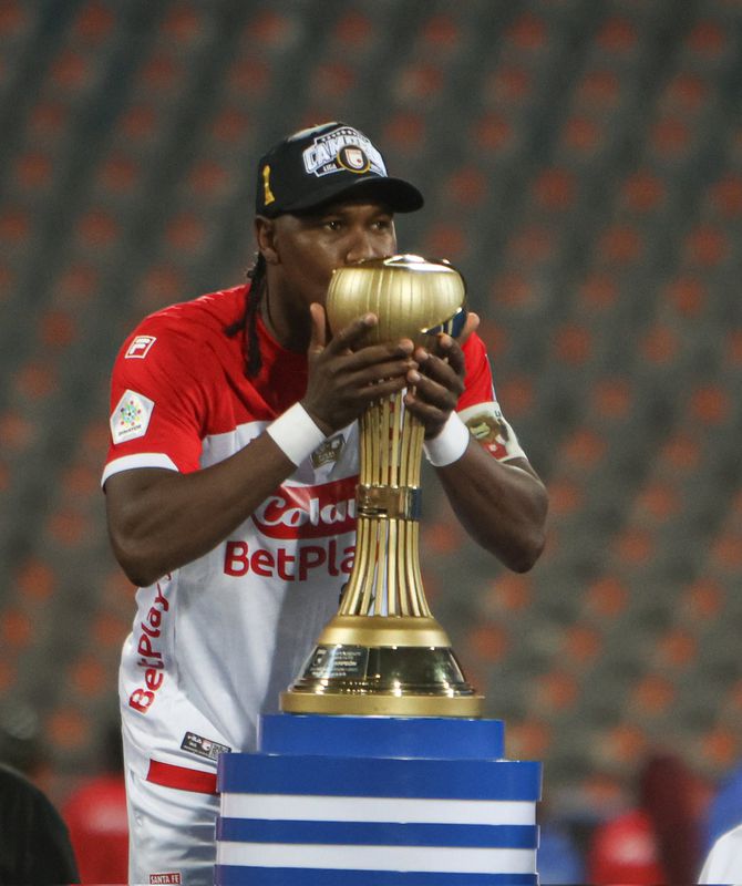 Das lágrimas à glória: Rodallega dá campeonato ao Santa Fe lesionado (vídeo)