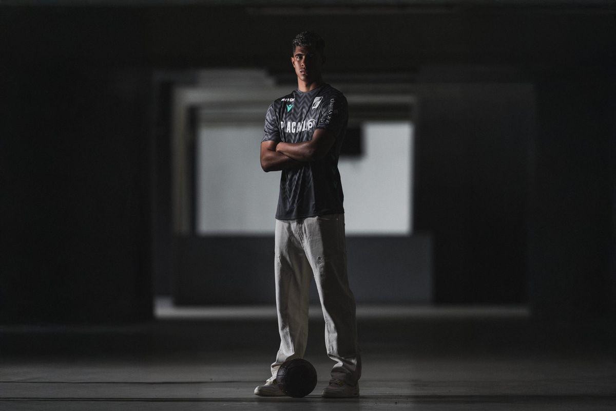 Juan Castillo (V. Guimarães): «Estupiñán disse-me que é uma equipa competitiva»