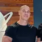 John Cena ataca segundo implante capilar