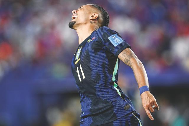 Raphinha lesionou-se no segundo jogo do Brasil neste Mundial, diante do Haiti. Foto IMAGO