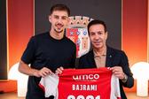 Adrian Bajrami, reforço do SC Braga, e o presidente do clube, António Salvador - Foto: SC Braga