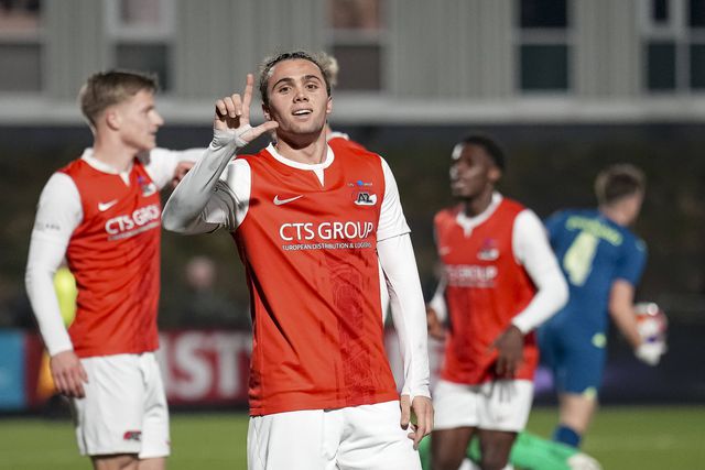 «Gonçalo Esteves vai tentar afirmar-se no estrangeiro depois de não o ter conseguido no próprio país»