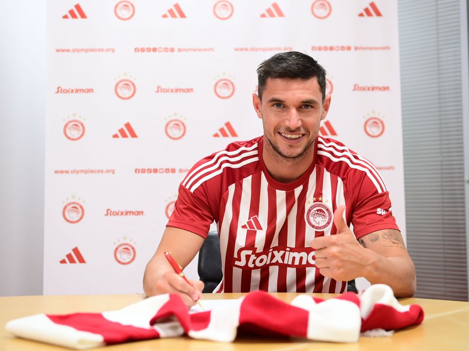 Oficial: ex-Benfica reforça Olympiakos