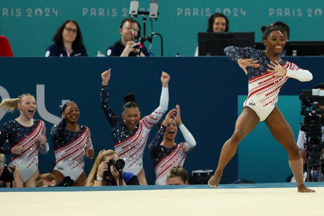 Paris devolve ouro a Simone Biles
