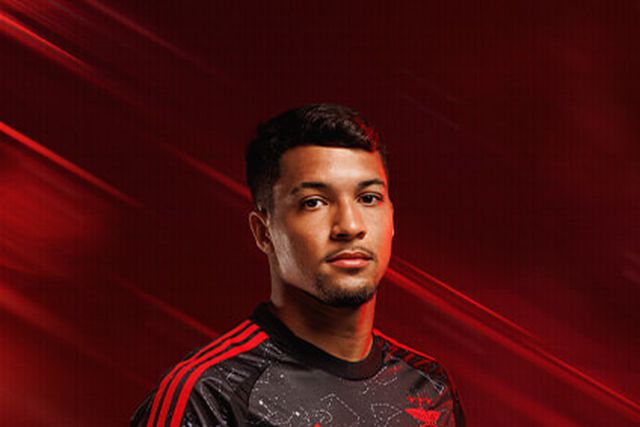 Benfica: camisola alternativa bate recorde de vendas