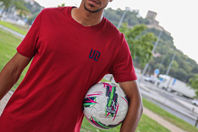 OFICIAL: UD Leiria reforça-se com defesa ex-Real Madrid