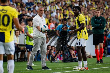 Mourinho dá a volta ao Lugano e está na terceira pré-eliminatória da Champions