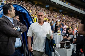 Mourinho escreve carta aberta emocionante aos adeptos do Fenerbahçe