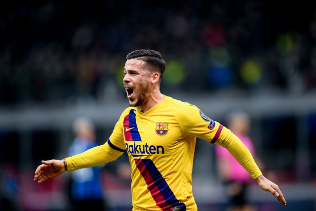 Ex-Barcelona em estado grave depois de ser mordido por cão nos genitais