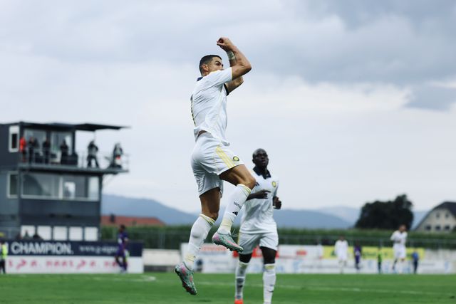 Cristiano Ronaldo a marcar o primeiro golo pelo Al Nassr esta temporada