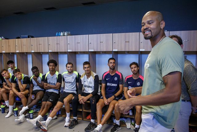 Edson Valencia esteve no balneário da equipa B a partilhar a sua história de vida