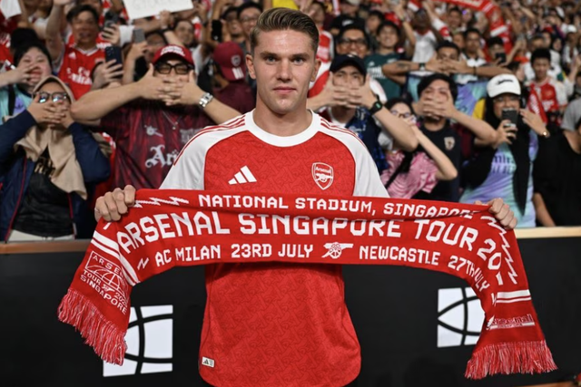 Viktor Gyokeres a ser apresentado aos adeptos do Arsenal