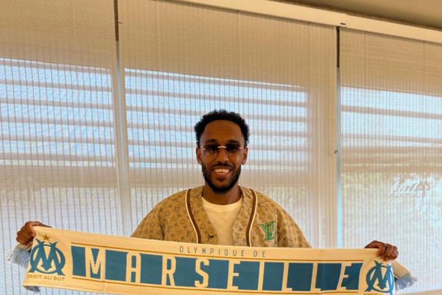 Aubameyang recebido em festa no regresso ao Marselha