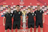 Fábio Veríssimo e a sua equipa de arbitragem na conferência da Supertaça